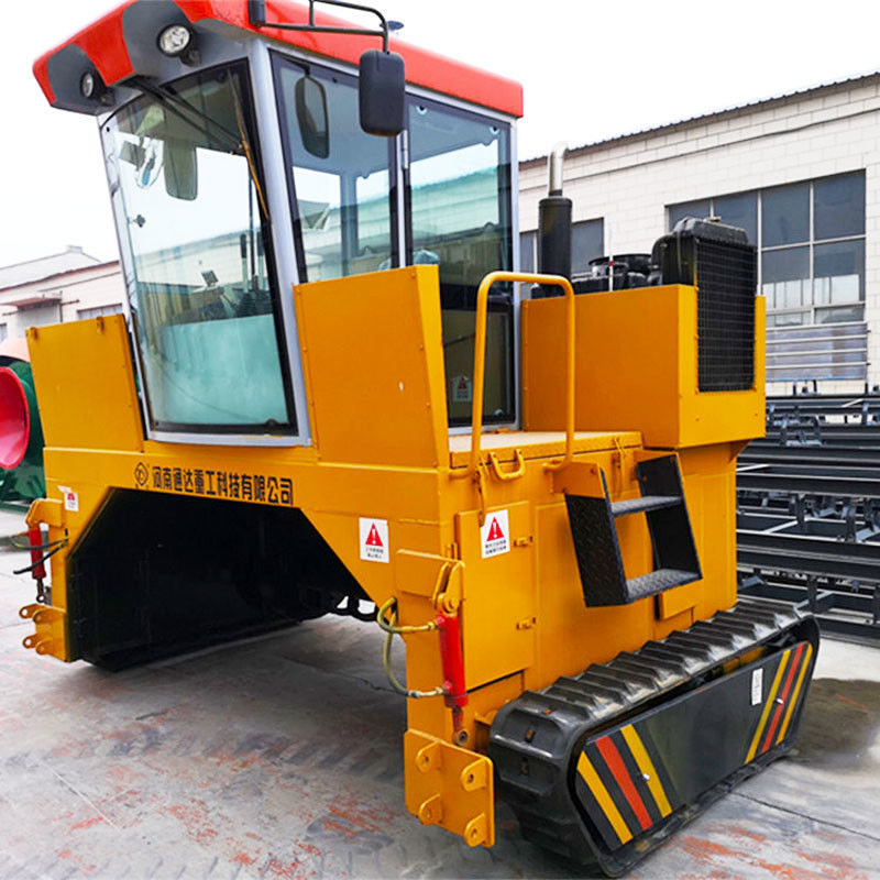 500-700 M3 / H Windrow Turner معدات التخمير السماد نوع الزاحف
